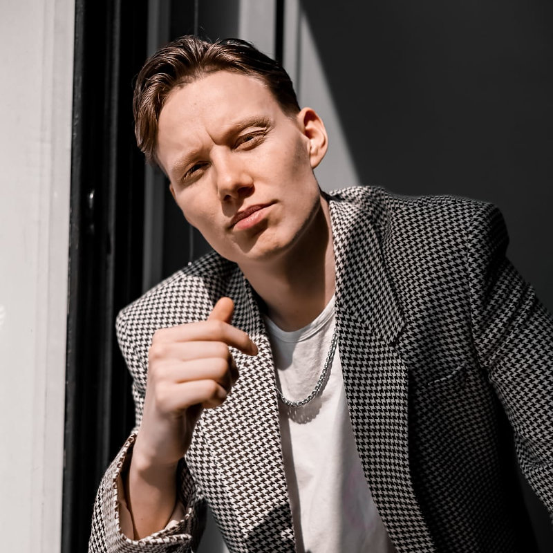 De Vos Dance Studio's - Dansleraar - Victor Arends